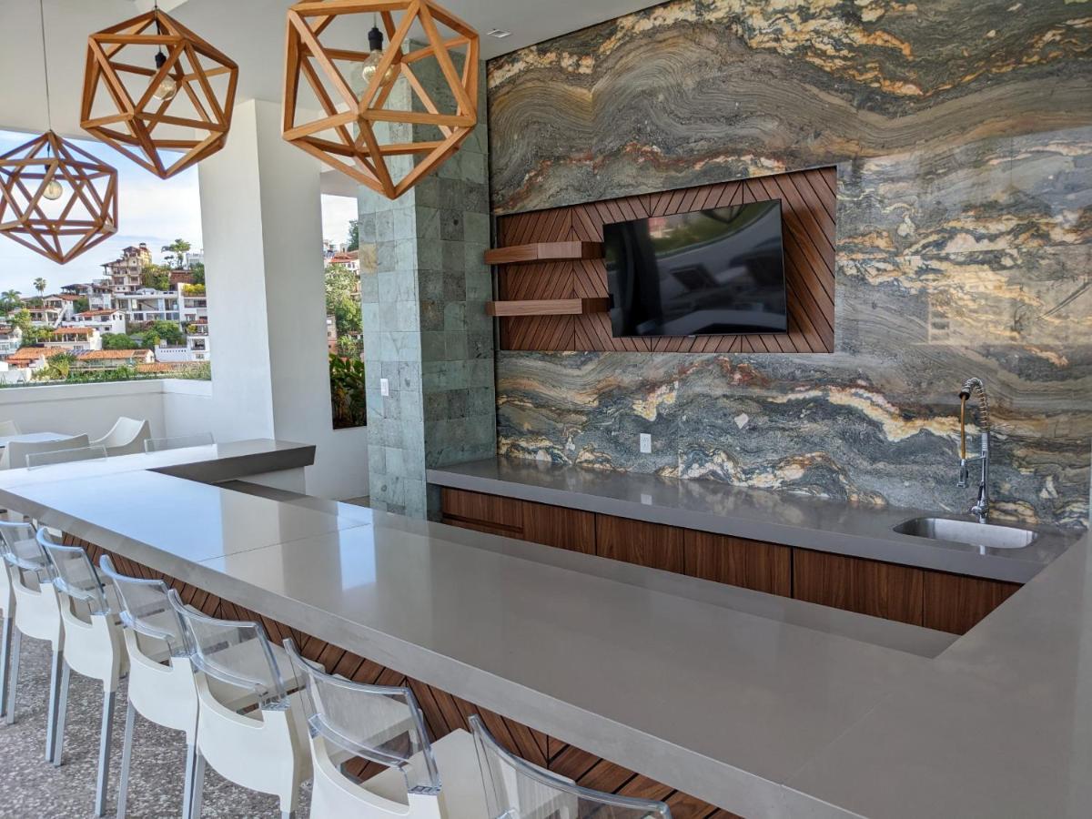 Apartment Romantic With Stunning Rooftop Pool And Jacuzzi In Pv By Alterhome